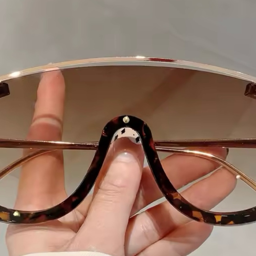 TORTOISE SHELL, LEOPARD OR ANIMAL PRINT SHIELD SHAPED SUNNIES- UV400-NEW - Picture 5 of 8